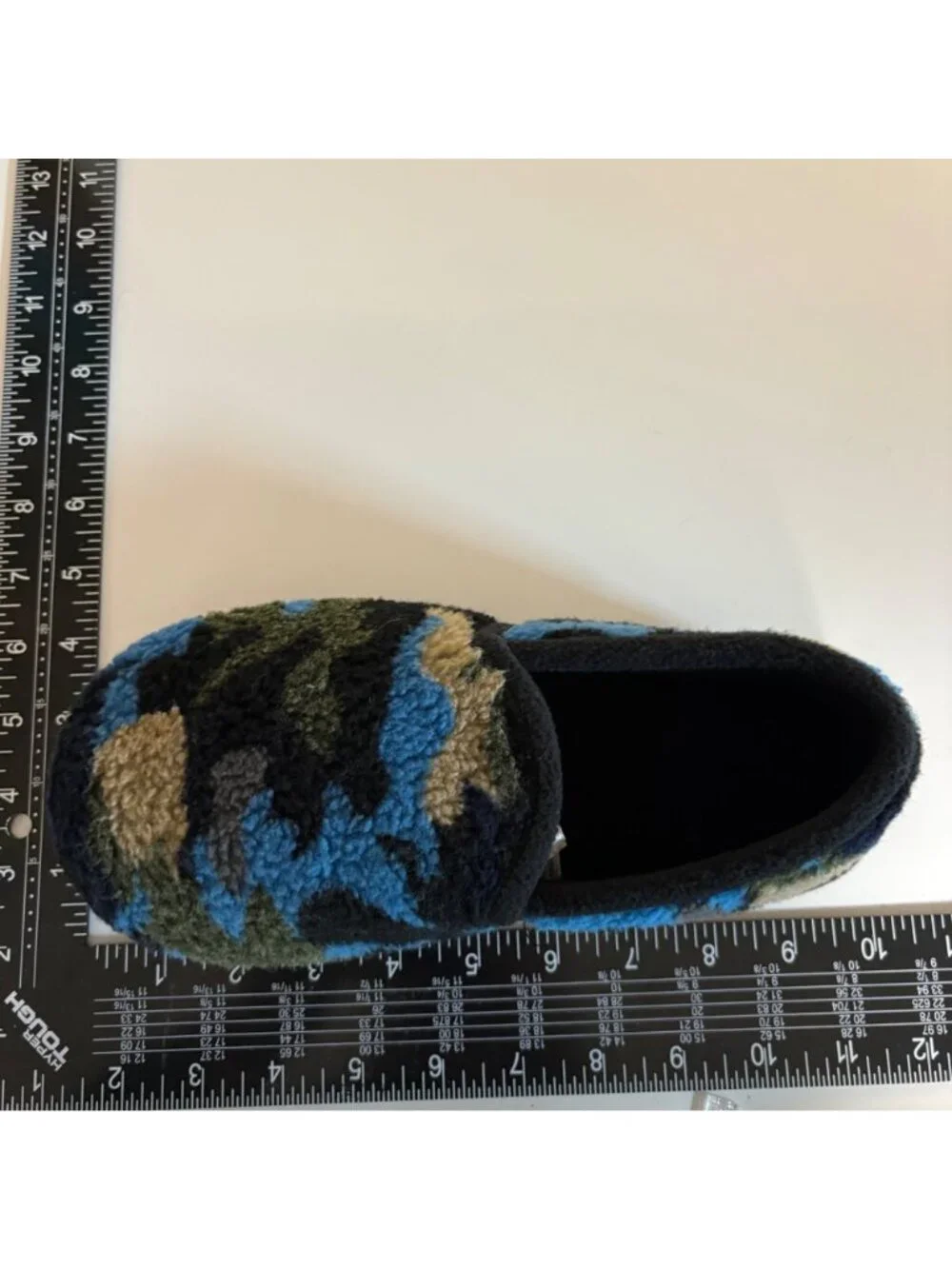 Wonder Nation BYB Black Blue Camo Fuzzy Slippers Boys Size 4-5 Slip On NEW
